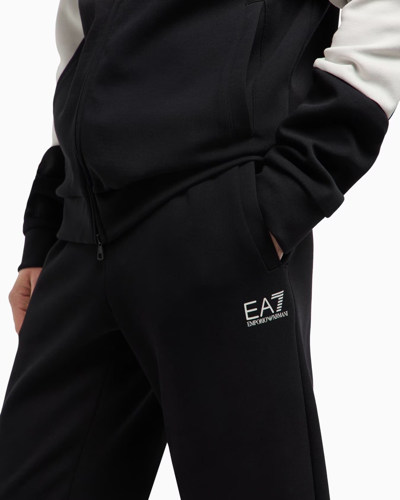 Tuta Armani EA7